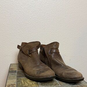 Born Women’s Rustic Brown Chukka Boots